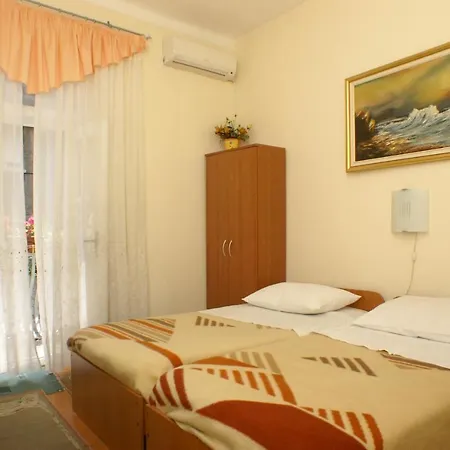 Guest house - 2991 Split